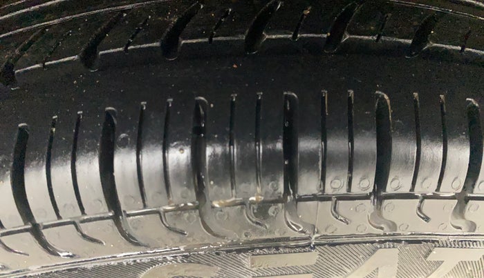 2013 Maruti Alto 800 LXI, Petrol, Manual, 34,369 km, Left Front Tyre Tread