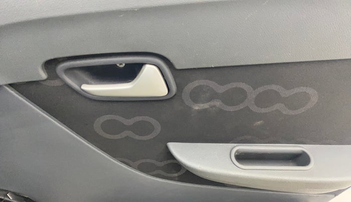 2013 Maruti Alto 800 LXI, Petrol, Manual, 34,369 km, Driver Side Door Panels Control