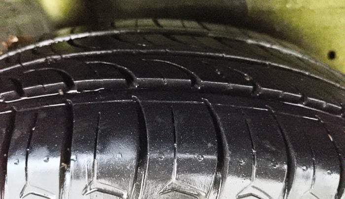 2014 Maruti Celerio VXI, Petrol, Manual, 72,170 km, Right Rear Tyre Tread