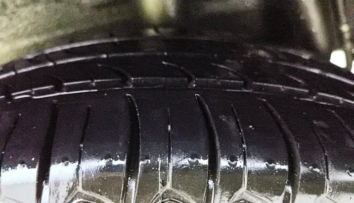 2014 Maruti Celerio VXI, Petrol, Manual, 72,170 km, Left Rear Tyre Tread