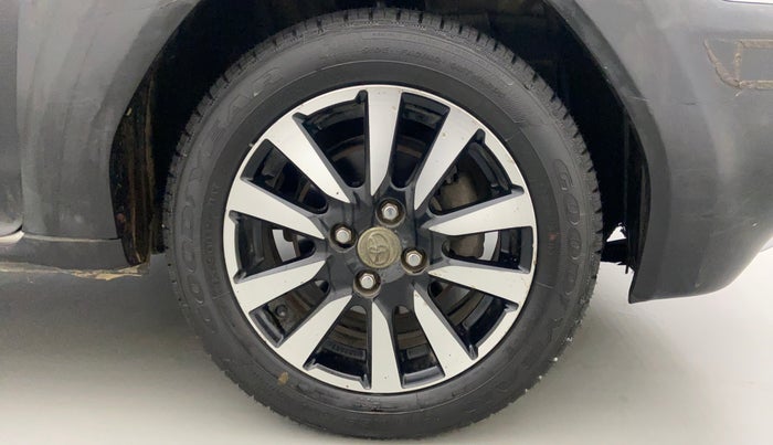 2015 Toyota Etios CROSS 1.2 G, Petrol, Manual, 31,089 km, Right Front Wheel