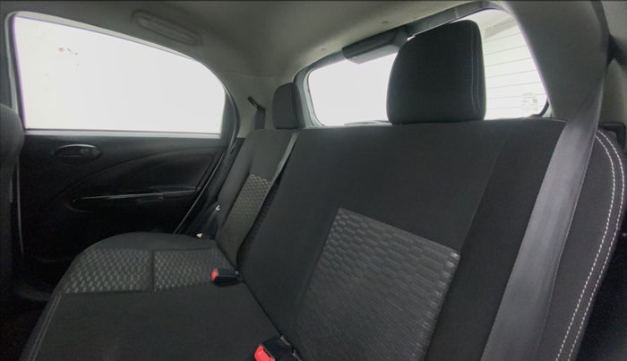 2015 Toyota Etios CROSS 1.2 G, Petrol, Manual, 31,089 km, Right Side Rear Door Cabin