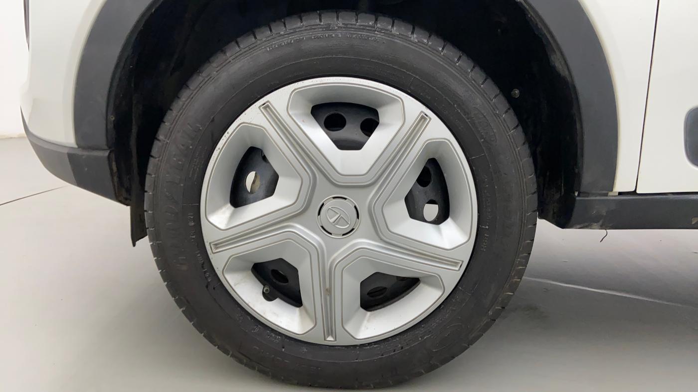 2021 Tata NEXON XZ 1.2, Petrol, Manual, 17,852 km, Left Front Wheel