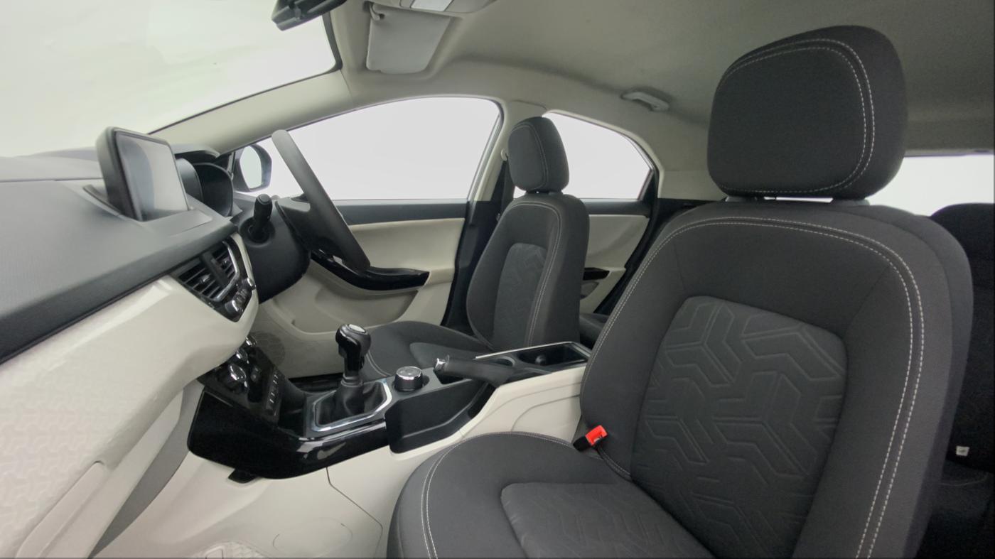 2021 Tata NEXON XZ 1.2, Petrol, Manual, 17,852 km, Right Side Front Door Cabin