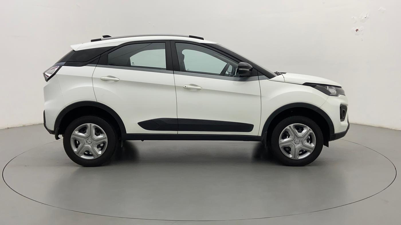 2021 Tata NEXON XZ 1.2, Petrol, Manual, 17,852 km, Right Side