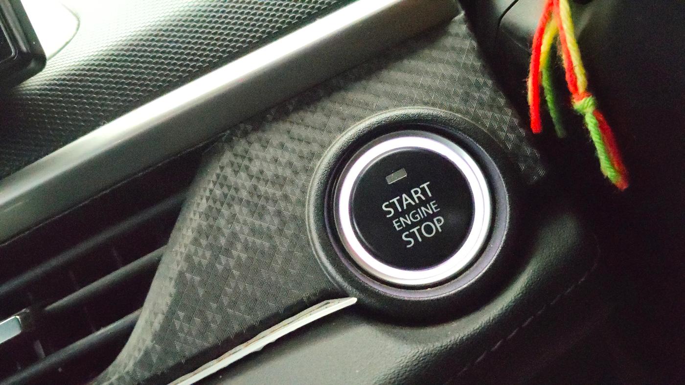 2024 Tata NEXON FEARLESS + SUNROOF DCA DUAL TONE 1.2 PETROL, Petrol, Automatic, 66,501 km, Keyless Start/ Stop Button