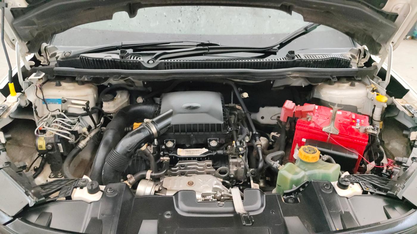 2024 Tata NEXON FEARLESS + SUNROOF DCA DUAL TONE 1.2 PETROL, Petrol, Automatic, 66,501 km, Engine View