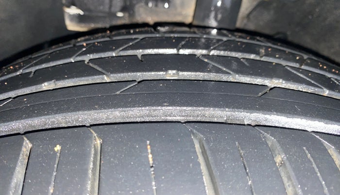 2019 Hyundai VENUE SX PLUS 1.0 TURBO DCT, Petrol, Automatic, 50,117 km, Left Front Tyre Tread