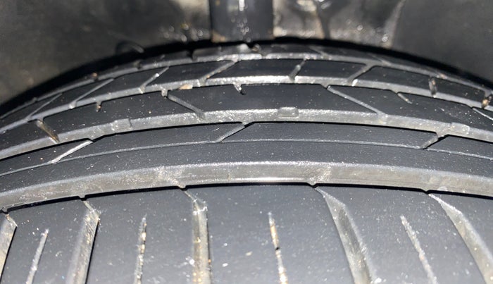 2019 Hyundai VENUE SX PLUS 1.0 TURBO DCT, Petrol, Automatic, 50,117 km, Right Front Tyre Tread