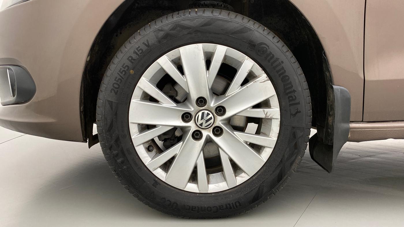 2015 Volkswagen Vento HIGHLINE DIESEL, Diesel, Manual, 85,009 km, Left Front Wheel