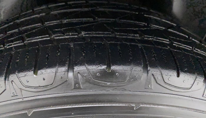 2017 Jeep Compass LIMITED (O) 1.4 PETROL AT, Petrol, Automatic, 65,277 km, Right Rear Tyre Tread