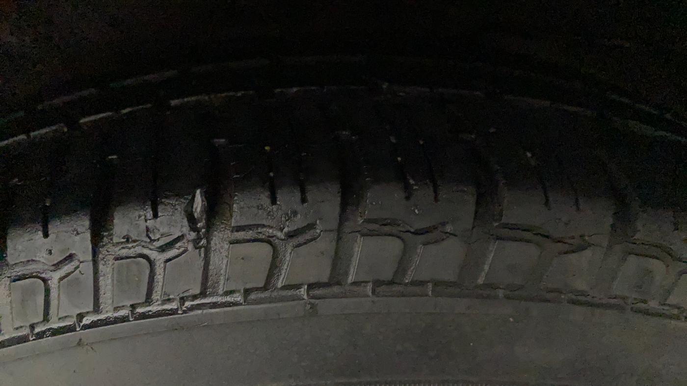 2015 Hyundai i10 MAGNA 1.1, Petrol, Manual, 22,343 km, Left Front Tyre Tread