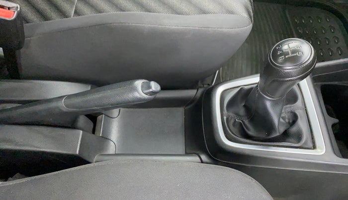 2018 Maruti Swift LXI, Petrol, Manual, 19,684 km, Gear Lever