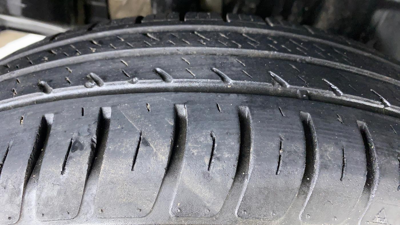 2018 Maruti Swift LXI, Petrol, Manual, 19,684 km, Right Rear Tyre Tread