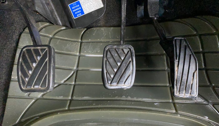 2018 Maruti Swift LXI, Petrol, Manual, 19,684 km, Pedals