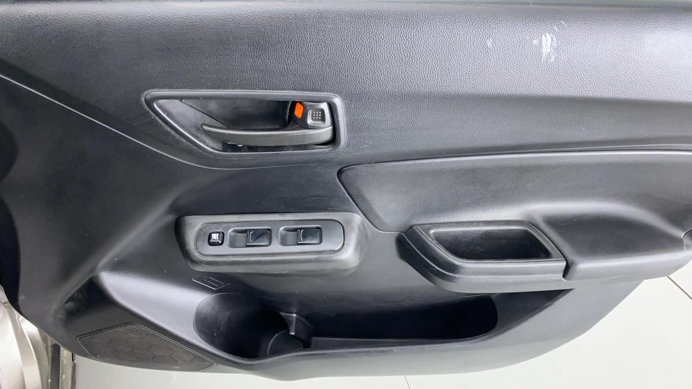 2018 Maruti Swift LXI, Petrol, Manual, 19,684 km, Driver Side Door Panels Control