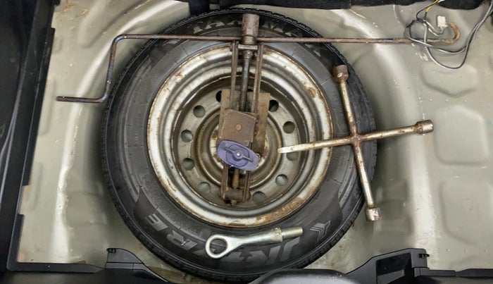 2018 Maruti Swift LXI, Petrol, Manual, 19,684 km, Spare Tyre