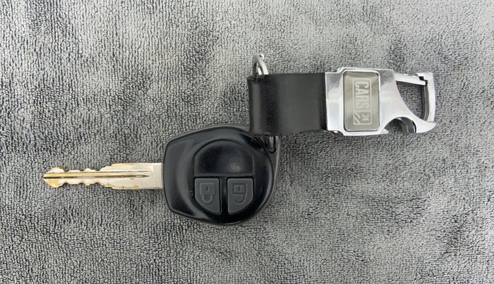 2014 Maruti Swift VXI, Petrol, Manual, 47,278 km, Key Close Up