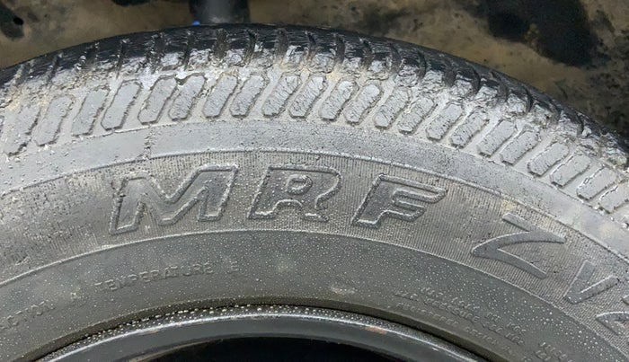 2014 Maruti Swift VXI, Petrol, Manual, 47,278 km, Left front tyre - Minor crack
