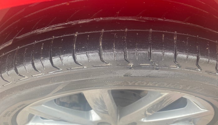 2020 Volkswagen Polo HIGHLINE PLUS 1.0, Petrol, Manual, 92,707 km, Left Front Tyre Tread