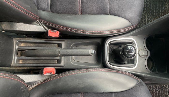 2020 Volkswagen Polo HIGHLINE PLUS 1.0, Petrol, Manual, 92,707 km, Gear Lever