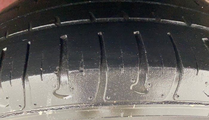 2015 Hyundai Elite i20 MAGNA 1.2, Petrol, Manual, 40,311 km, Left Rear Tyre Tread