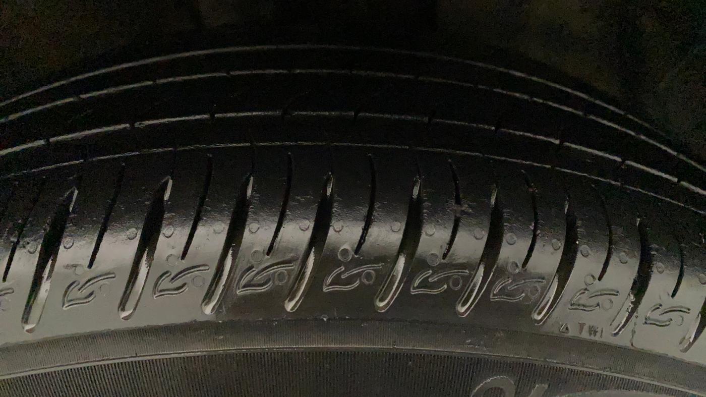 2021 Hyundai VENUE SX 1.0 TURBO IMT, Petrol, Manual, 13,101 km, Right Front Tyre Tread