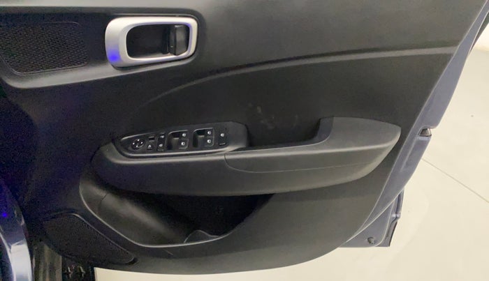 2021 Hyundai VENUE SX 1.0 TURBO IMT, Petrol, Manual, 13,101 km, Driver Side Door Panels Control