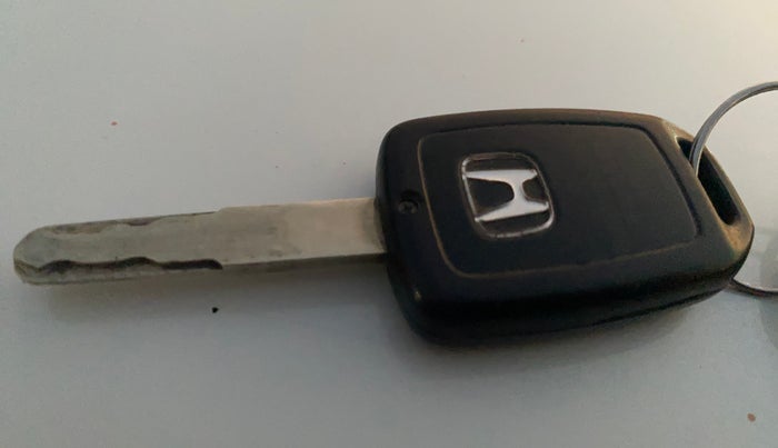 2020 Honda Amaze 1.2L I-VTEC S, CNG, Manual, 85,294 km, Key Close Up