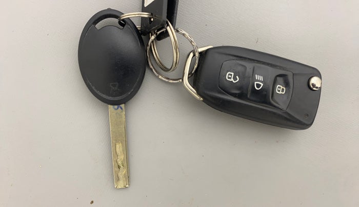 2018 Tata NEXON XZ DIESEL, Diesel, Manual, 1,07,390 km, Key Close Up