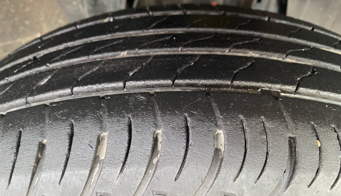 2024 Nissan MAGNITE XE, Petrol, Manual, 21,968 km, Right Front Tyre Tread