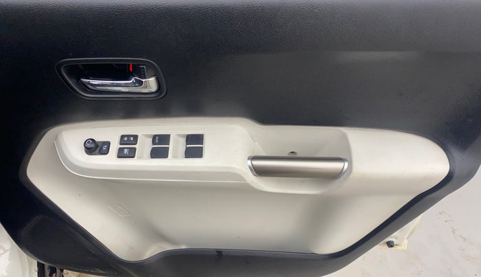 2019 Maruti IGNIS ALPHA 1.2, Petrol, Manual, 70,308 km, Driver Side Door Panels Control
