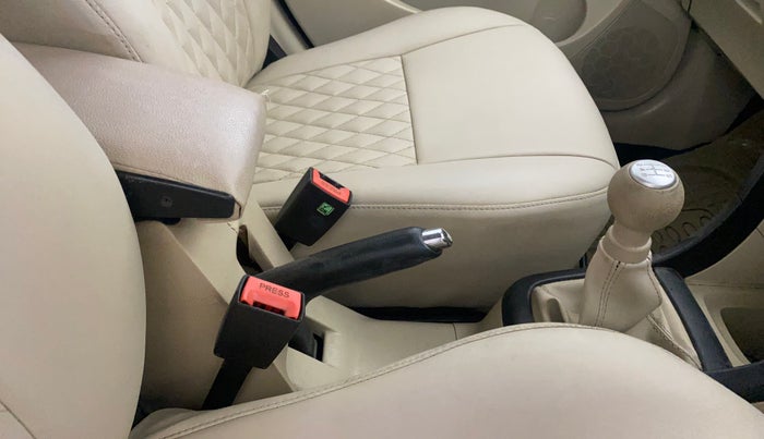 2014 Maruti Swift ZXI, Petrol, Manual, 78,007 km, Gear Lever