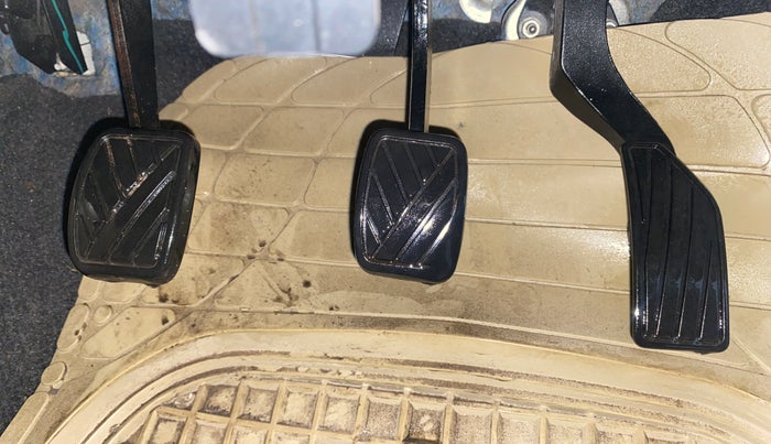 2014 Maruti Swift ZXI, Petrol, Manual, 78,007 km, Pedals