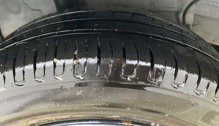 2023 Hyundai NEW I20 MAGNA 1.2 MT, Petrol, Manual, 12,754 km, Right Rear Tyre Tread