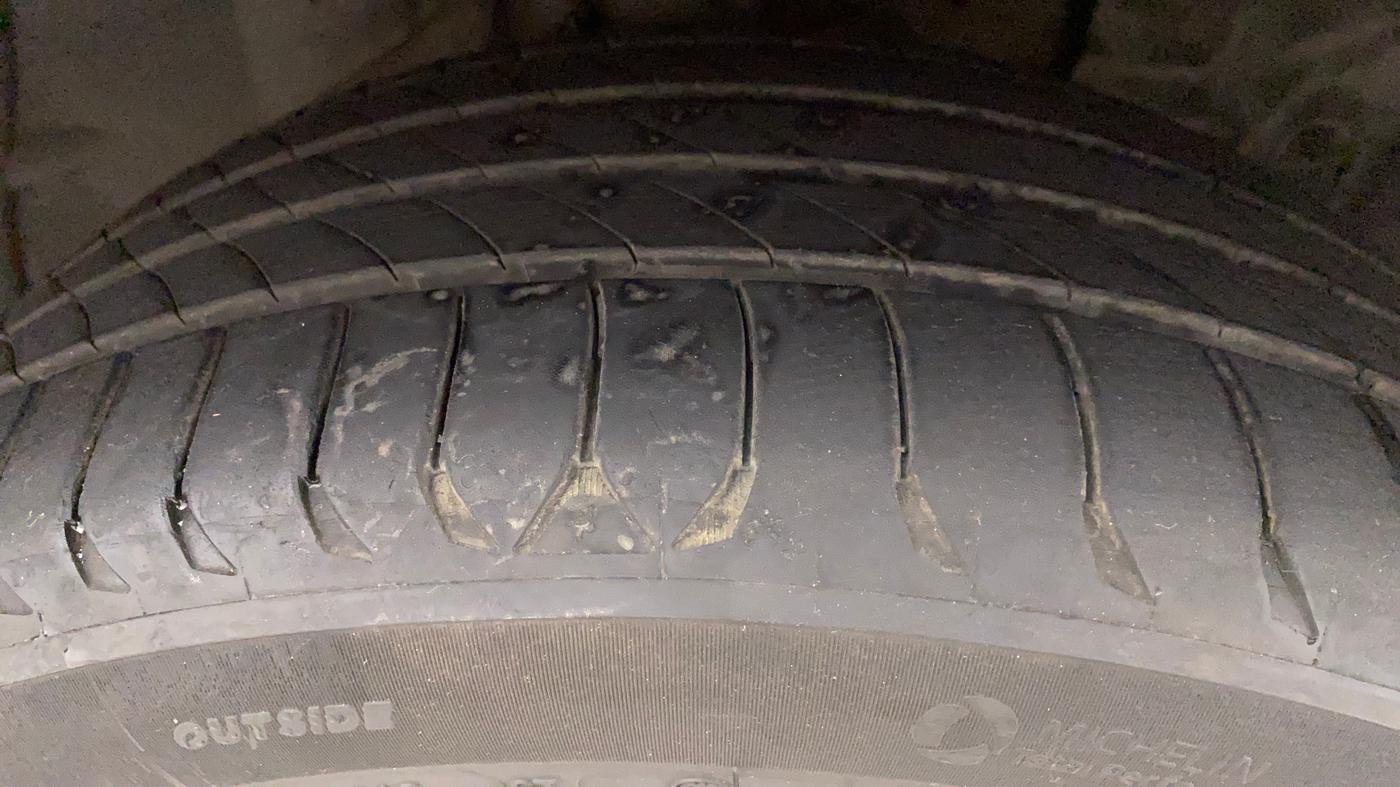 2017 Ford Ecosport TITANIUM + 1.5L PETROL AT, Petrol, Automatic, 50,593 km, Right Front Tyre Tread