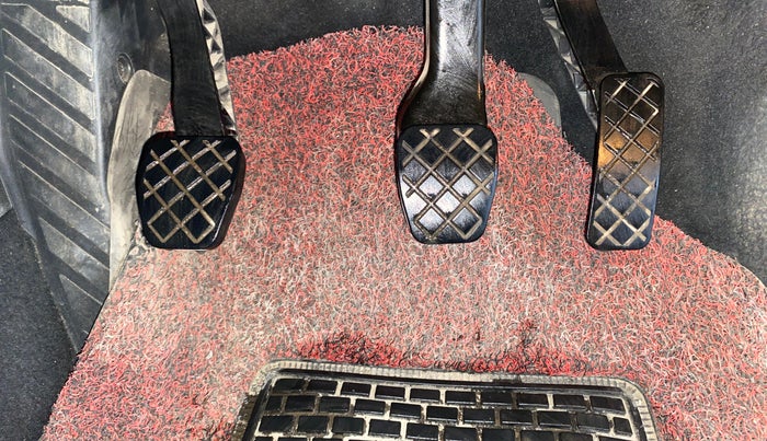 2016 Skoda Superb STYLE 1.8 TSI MT, Petrol, Manual, 48,474 km, Pedals