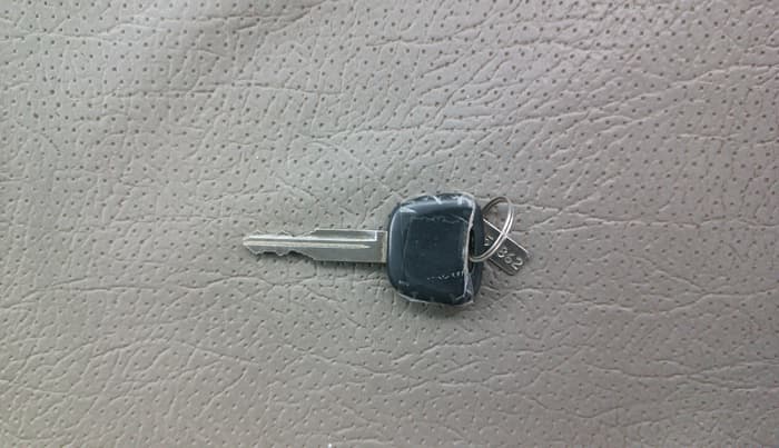 2020 Maruti Eeco 5 STR WITH A/C+HTR, Petrol, Manual, 21,399 km, Key Close Up
