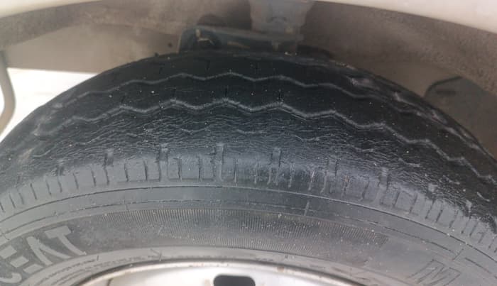 2020 Maruti Eeco 5 STR WITH A/C+HTR, Petrol, Manual, 21,399 km, Left Front Tyre Tread