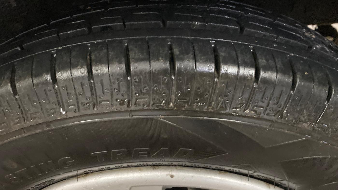 2019 Renault Kwid RXT 1.0 (O), Petrol, Manual, 50,047 km, Left Rear Tyre Tread
