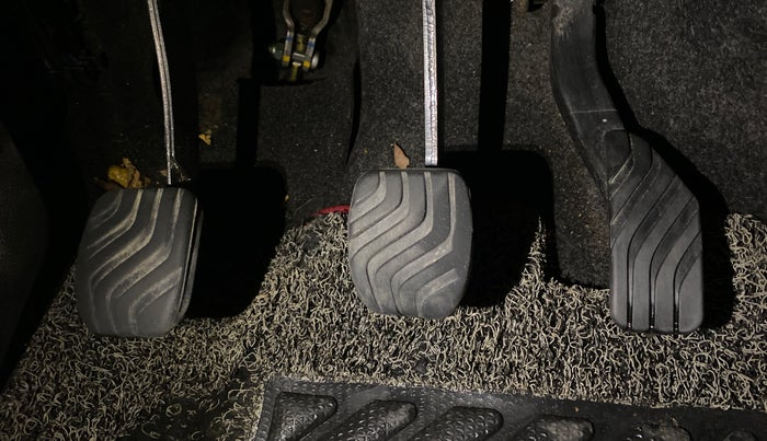 2019 Renault Kwid RXT 1.0 (O), Petrol, Manual, 50,718 km, Pedals