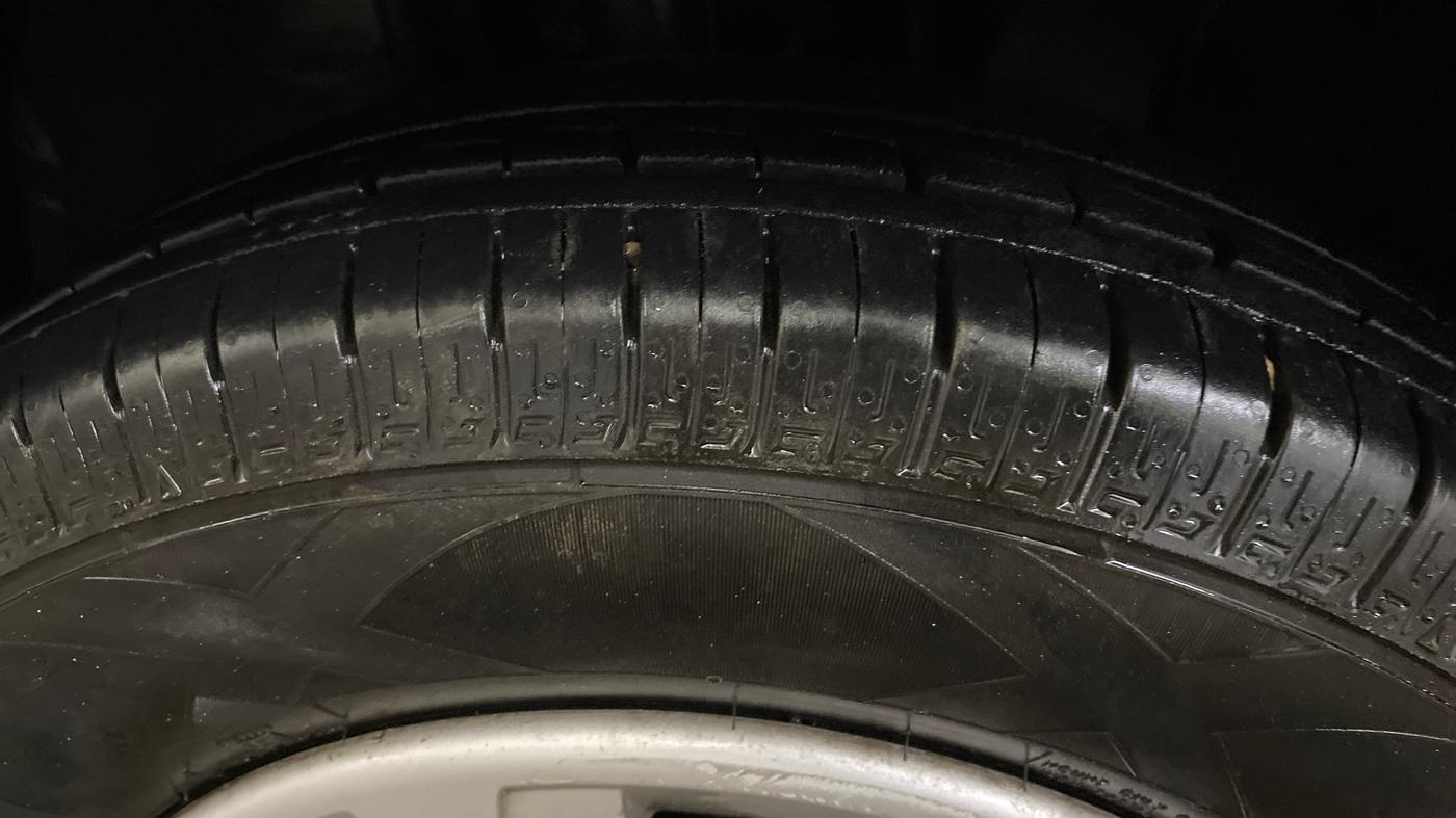 2019 Renault Kwid RXT 1.0 (O), Petrol, Manual, 50,047 km, Left Front Tyre Tread