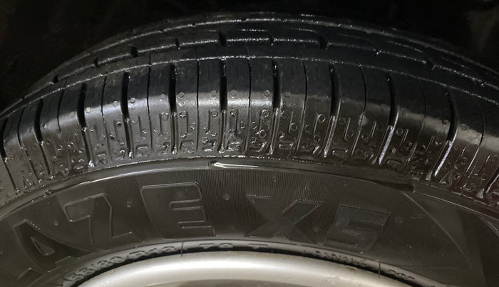 2019 Renault Kwid RXT 1.0 (O), Petrol, Manual, 50,718 km, Right Front Tyre Tread