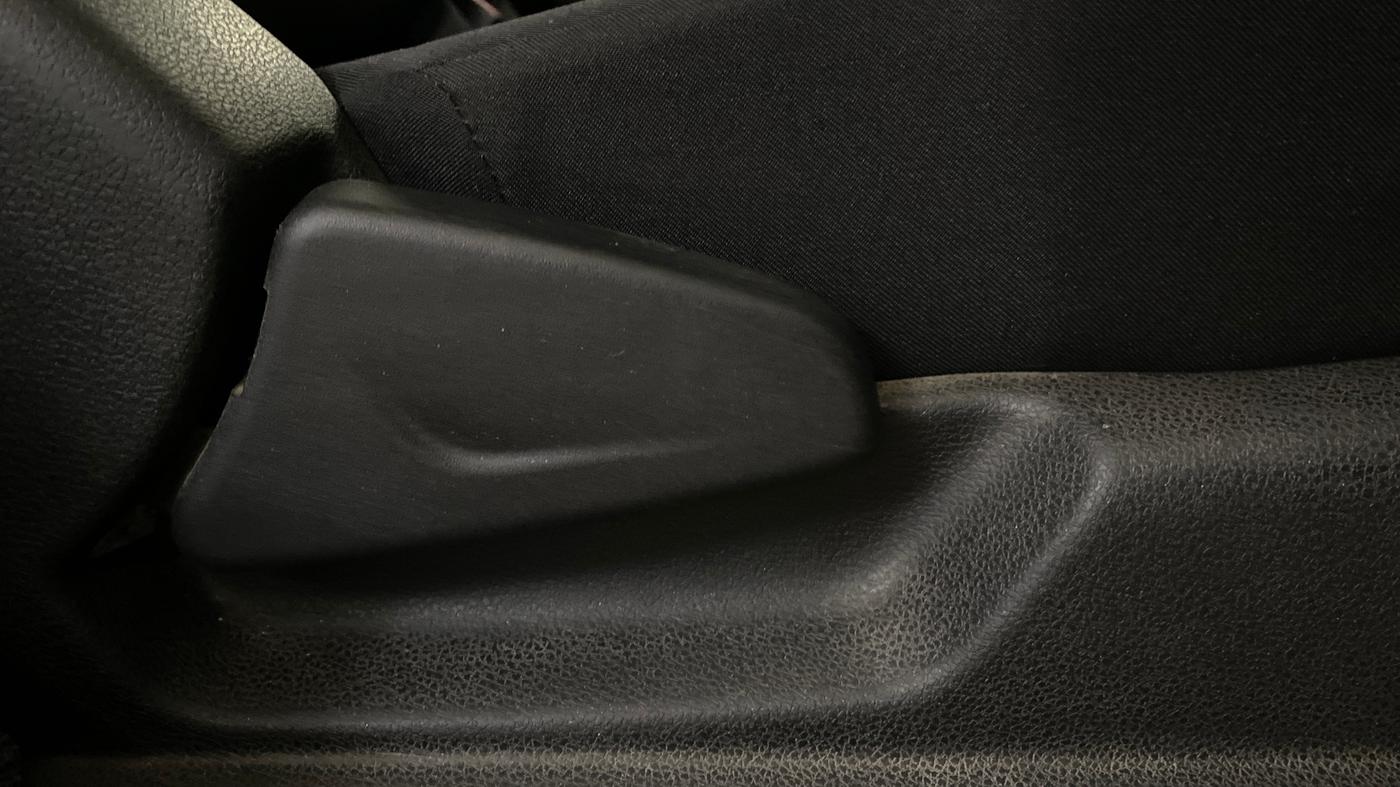 2019 Renault Kwid RXT 1.0 (O), Petrol, Manual, 50,047 km, Driver Side Adjustment Panel
