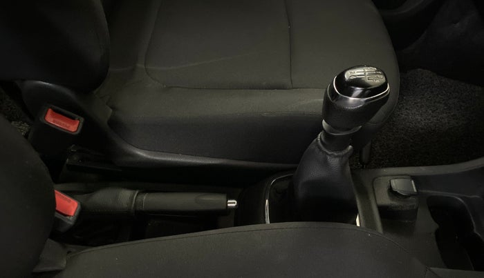 2019 Renault Kwid RXT 1.0 (O), Petrol, Manual, 50,718 km, Gear Lever