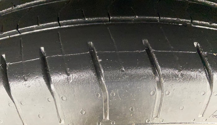 2018 Hyundai Creta SX 1.6 PETROL, Petrol, Manual, 1,10,316 km, Right Rear Tyre Tread