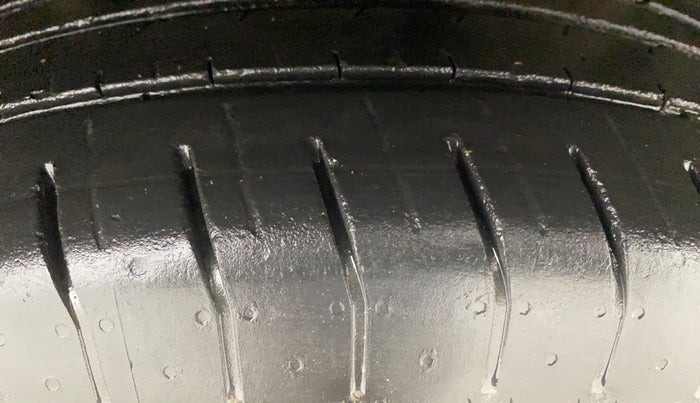 2018 Hyundai Creta SX 1.6 PETROL, Petrol, Manual, 1,10,316 km, Right Front Tyre Tread