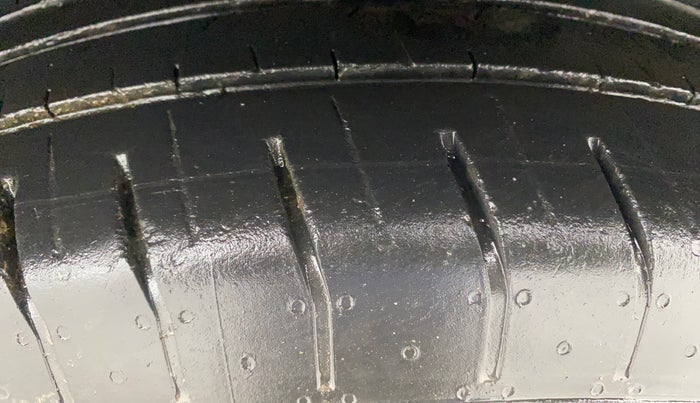 2018 Hyundai Creta SX 1.6 PETROL, Petrol, Manual, 1,10,316 km, Left Rear Tyre Tread