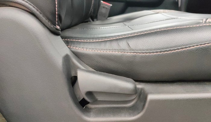 2016 Maruti Wagon R 1.0 VXI AMT, Petrol, Automatic, 51,347 km, Driver Side Adjustment Panel