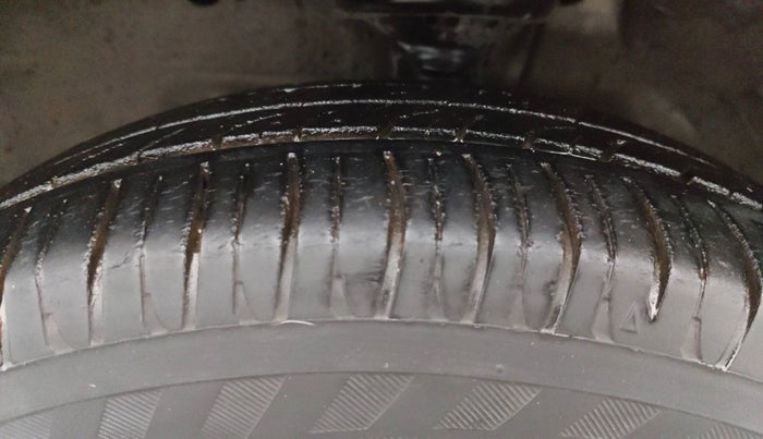 2016 Maruti Wagon R 1.0 VXI AMT, Petrol, Automatic, 51,347 km, Left Front Tyre Tread